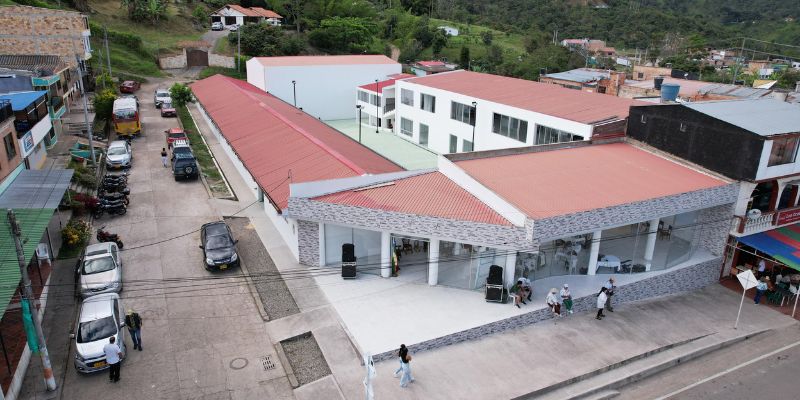 Gobernador Jorge Rey entrega nuevo conservatorio para impulsar el talento musical en Vianí