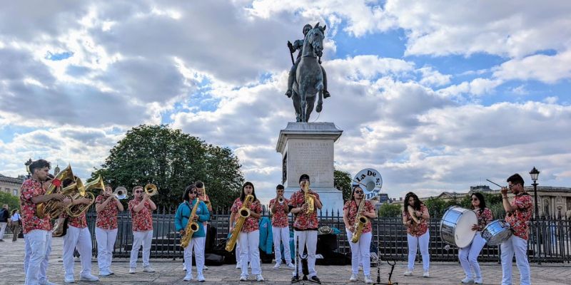 La banda  folklórica cundinamarquesa "La De Si” regresa a Colombia tras exitosa gira en Europa
