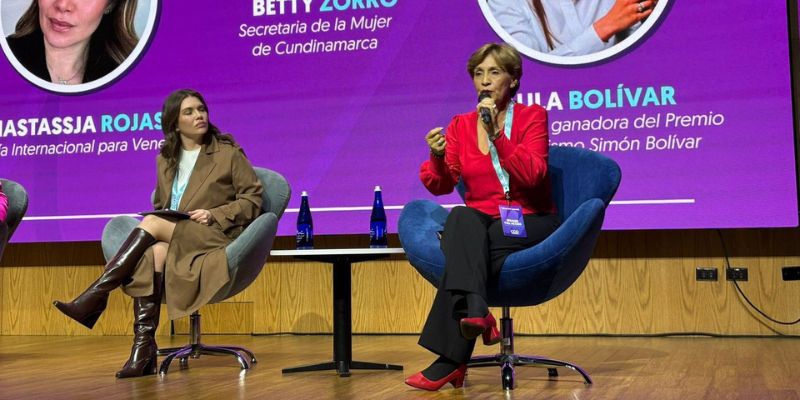 Lideresas y figuras públicas se dieron cita en foro por la equidad de género
