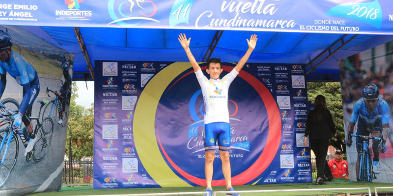 Steven Cuesta, ganador de la tercera etapa de la Vuelta a Cundinamarca en El Rosal