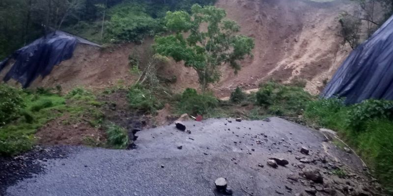 Intensas lluvias dejan desbordamientos, deslizamientos y carreteras colapsadas en el oriente de Cundinamarca

