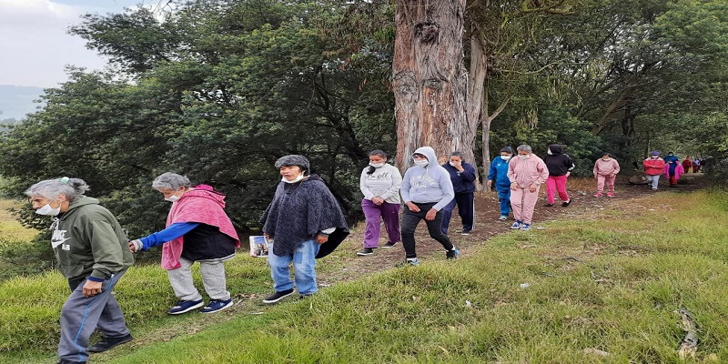 Con caminata ecológica usuarias del Centro femenino Especial José Joaquín Vargas reanudan actividades
