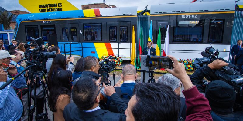“Bienvenidos a la nueva era del transporte público en Colombia”, dice el gobernador Jorge Rey en los 212 años de Cundinamarca



