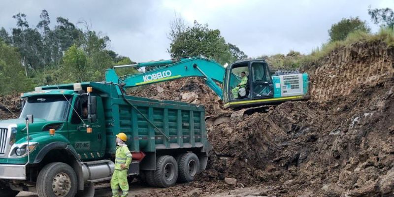 Vía al Llano: más de 5.800 m³ de material removido, pero la montaña sigue cediendo

