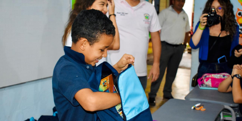 Cundinamarca fortalece la calidad educativa con inversiones y dotaciones en Medina
