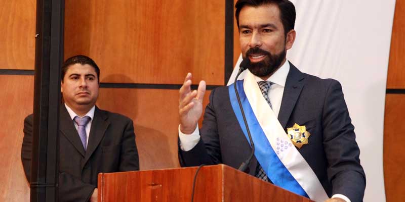 Condecoración a la excelencia, distingue al Gobernador de Cundinamarca como  el Administrador Público del año



































































