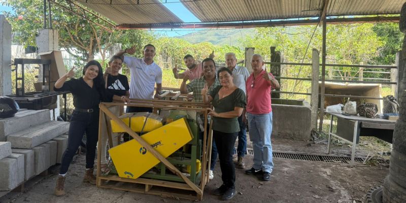 48 productores de setas orellanas reciben maquinaria con inversión de $34 millones en Guaduas