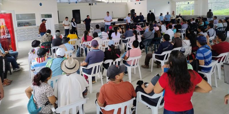 Cundinamarca formaliza tierras para más de 600 familias campesinas
