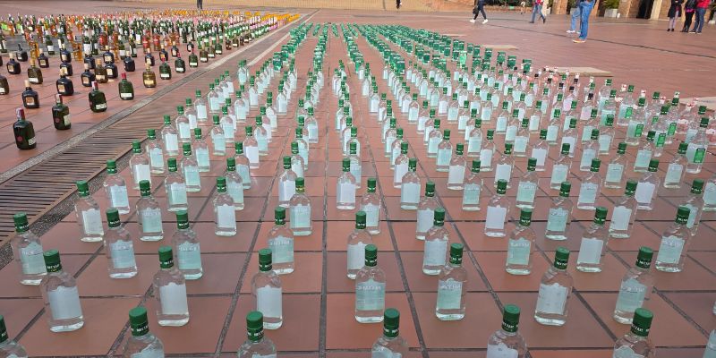 Gobernador Jorge Rey lidera golpe contra red de licor adulterado que operaba en Bogotá