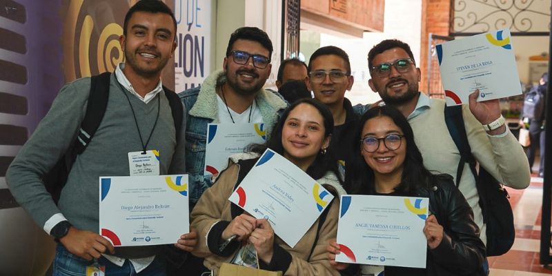 Cundinamarca certifica a funcionarios de 114 municipios para fortalecer gestión de servicios públicos

