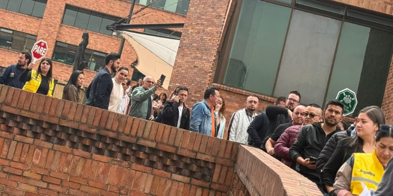2.710 personas fueron evacuadas en 12 minutos durante el Simulacro de Evacuación 2025 en la Gobernación de Cundinamarca

