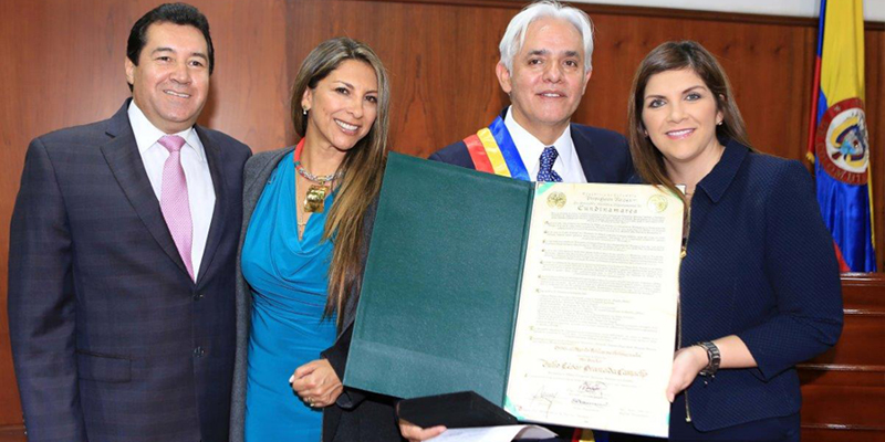 Asamblea de Cundinamarca reconoce la trayectoria del médico Julio César Granada Camacho 





































