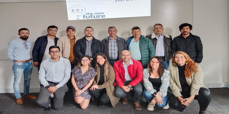 Gobernación de Cundinamarca certifica a productores avícolas en estrategia tecnológica para una avicultura del futuro

