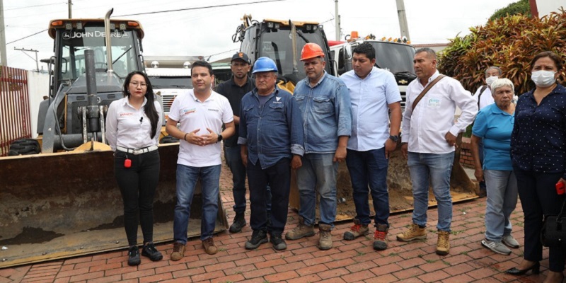 Gobernador anuncia $6.500 millones para recuperar vías de Guaduas, afectadas por lluvias










